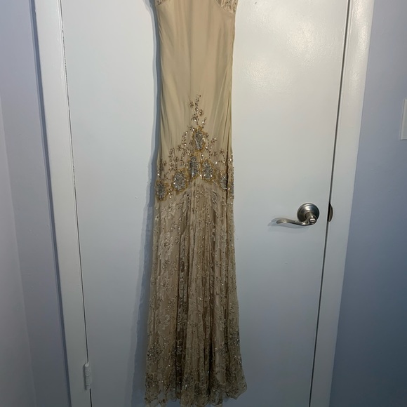 Evening Gown - Picture 2 of 5